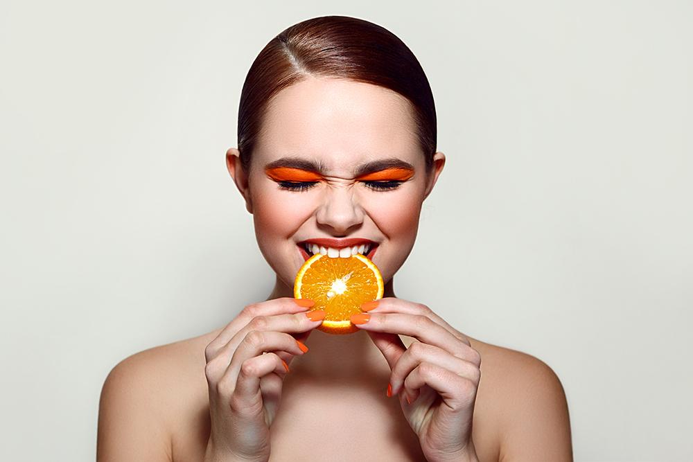 Même après des aliments acides, ne pas attendre pour se brosser les dents!